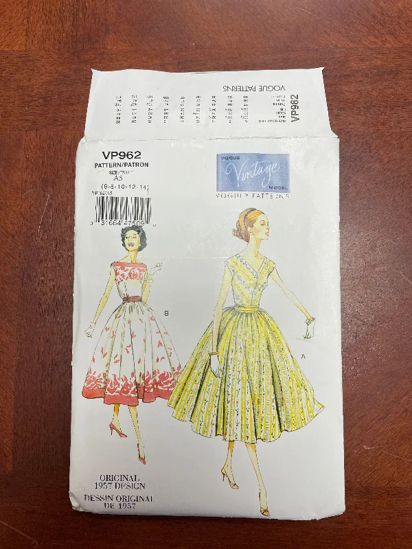 1957 Reproduction Vogue 962 Pattern - Dress FACTORY FOLDED Tunics Winter warm