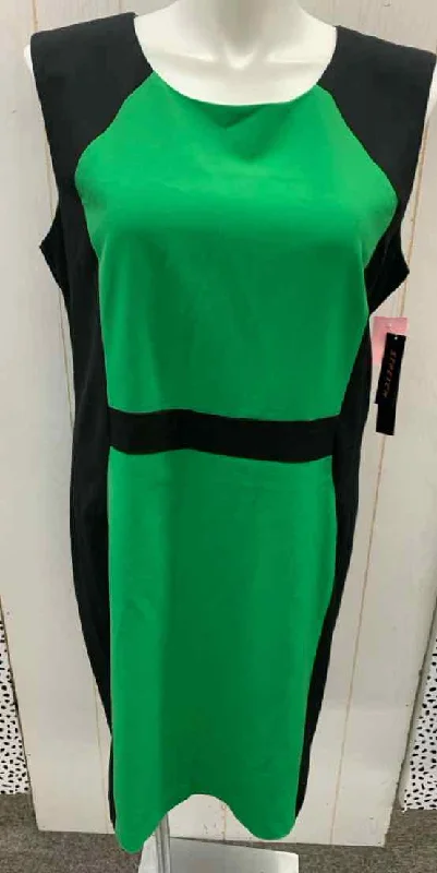Green Womens Size 18 Dress
